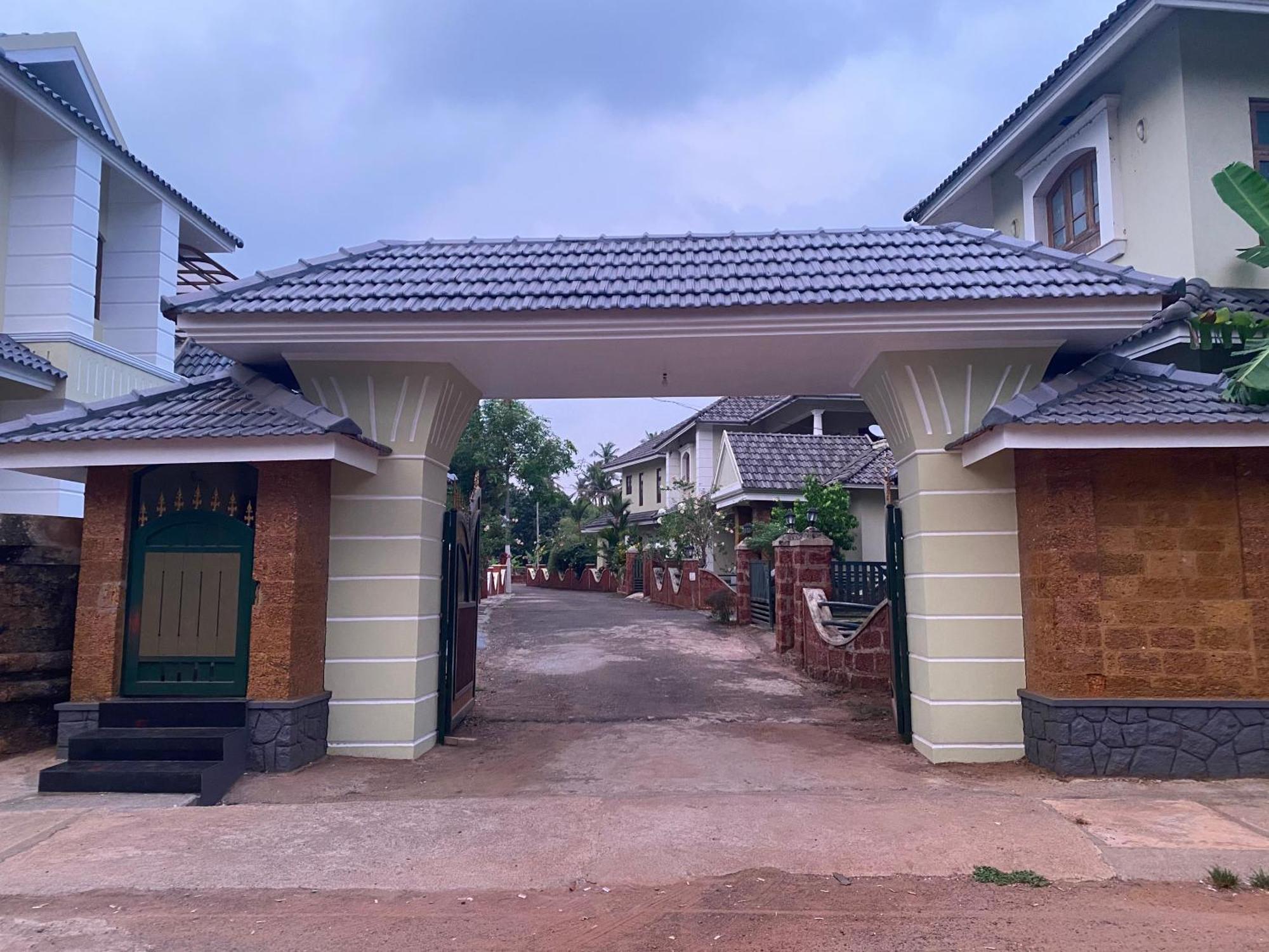 "Radhas" 4Br Villa In Gated Spring Field Community, Kannur Exterior photo